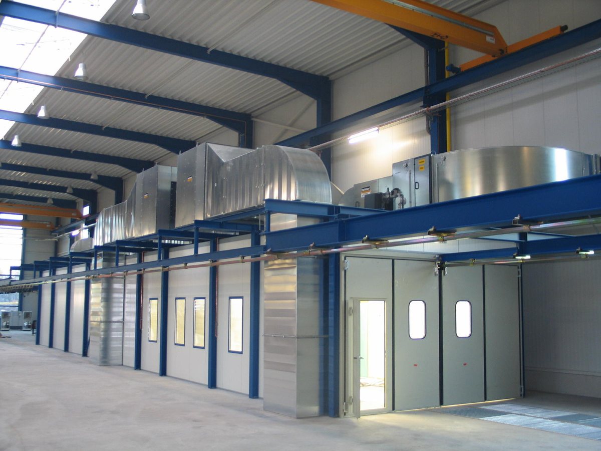 Kabinenkombination in einer neuen Halle